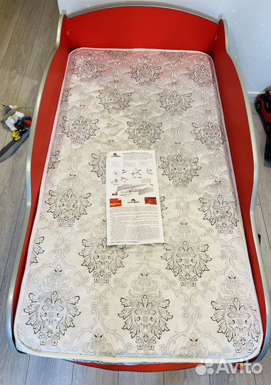 Детская кроватка машинка с матрасом