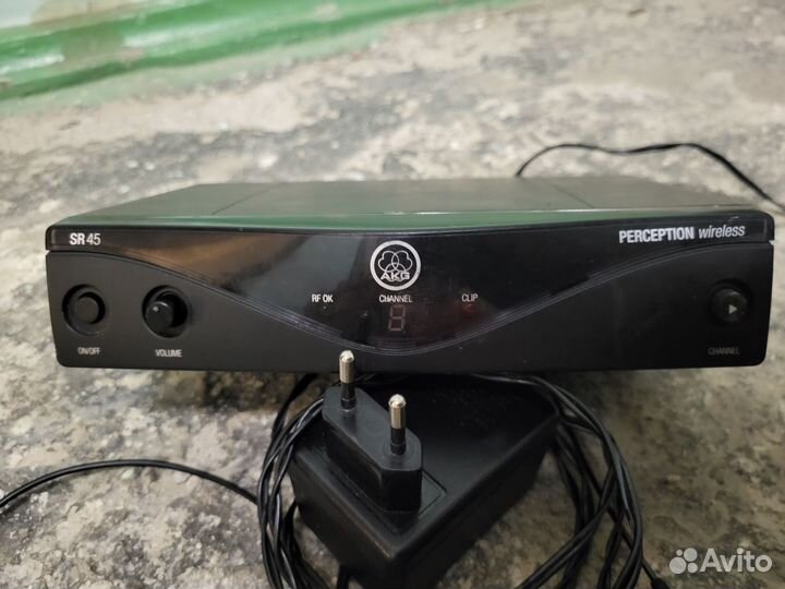 Радиосистема AKG P W 45 Ручной микрофон+оголовье