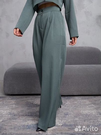 Костюм брючный новый