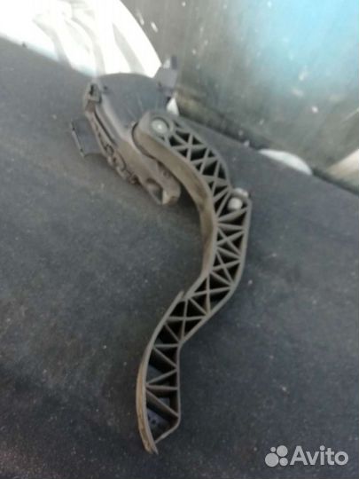 Педаль газа VW Passat B5+2000-2004 год