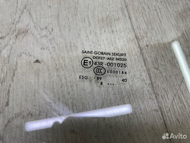 Стекло двери переднее правое Mercedes Sprinter