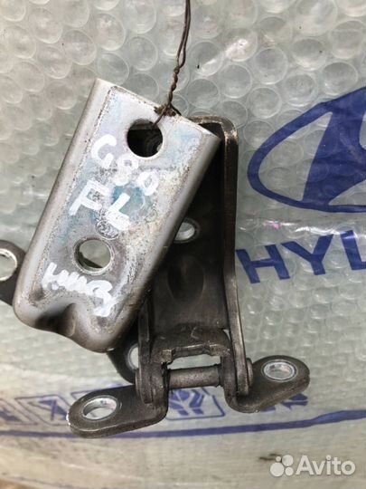 Петли передней левой двери Genesis G80