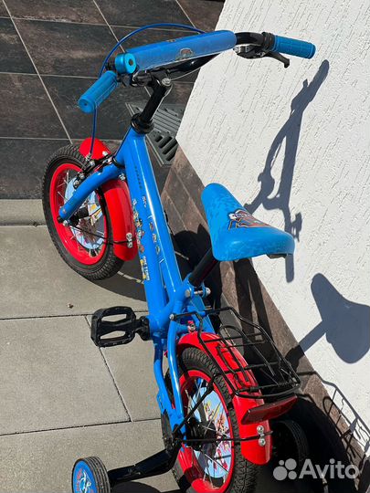 Детский велосипед четырехколесный