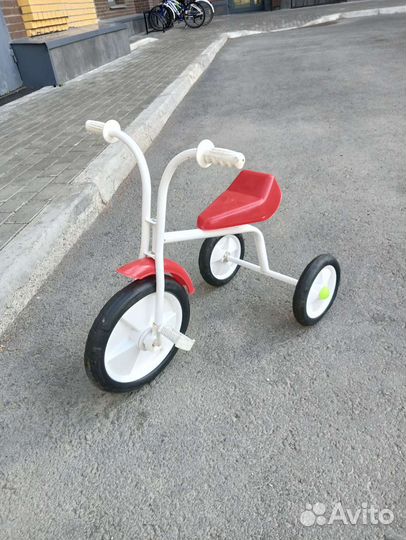 Детский трехколесный велосипед бу