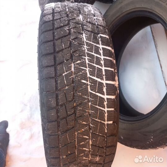 Bridgestone Blizzak DM-V1 225/65 R18