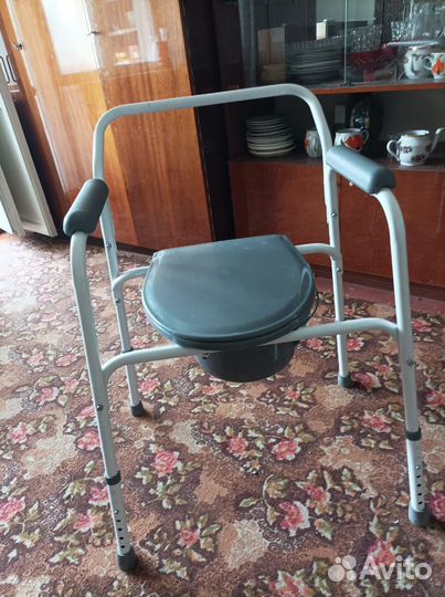 Кресло туалет (санитарный стул)