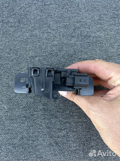 Замок багажника renault duster