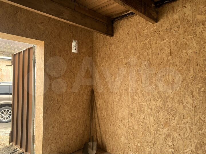 Гараж, > 30 м²