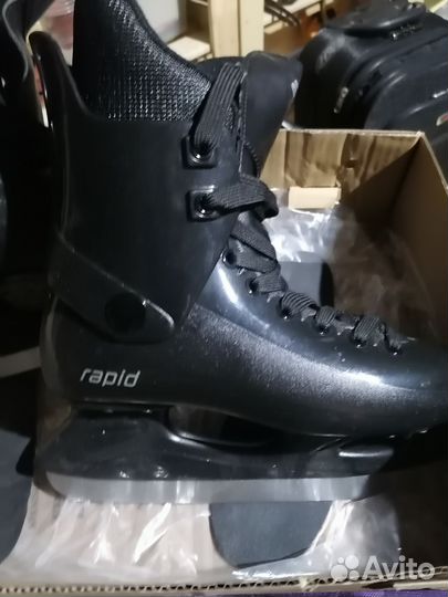 Коньки хоккейные