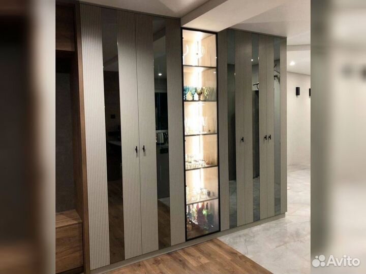 Шкаф с антресолью