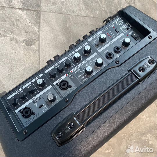 Гитарный комбоусилитель Roland Cube Street EX