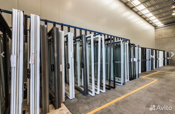 Двери, разные алюминиевые и пластиковые