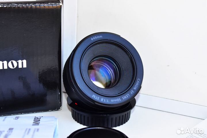 Canon EF 50mm f/1:1.8 STM Светосильный фикс