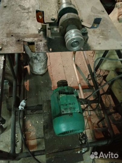 Дровокол с конусом и электромотором