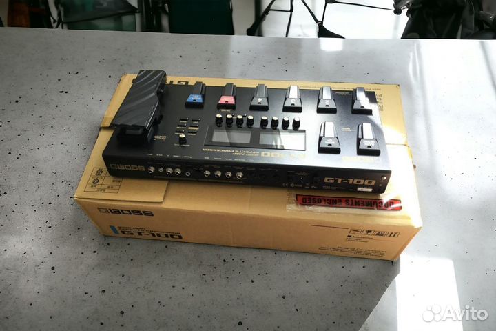 Гитарная педаль мультиэффектов Boss GT100