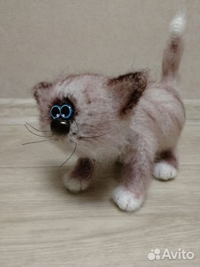 Котенок вязаный ручная работа
