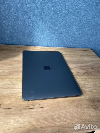 Apple Macbook pro 13 2017, 16/ 256 Gb