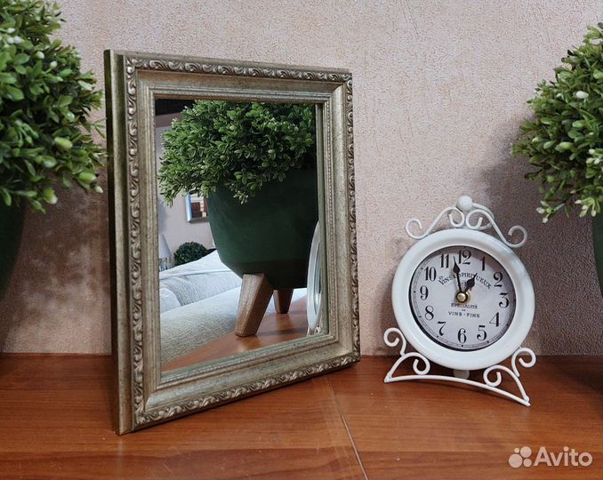 Зеркало в багетной раме