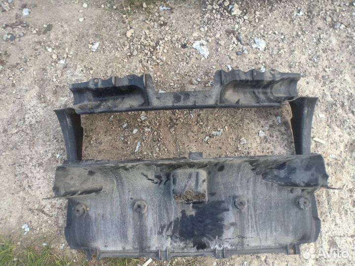 Воздуховод радиатора Porsche Cayenne