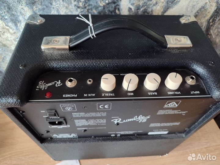 Басовый комбоусилитель Fender