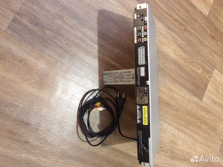 DVD плеер LG DK677X