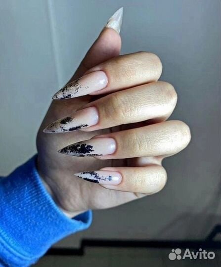 Наращивание ногтей и педикюр