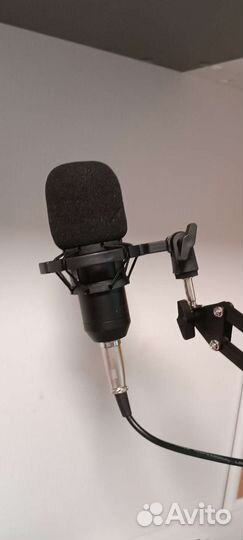 Студийный микрофон