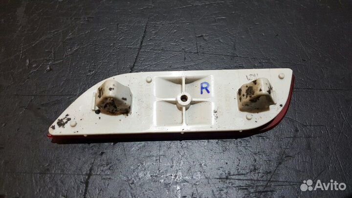 Отражатель заднего бампера Subaru Impreza Wrx Sti