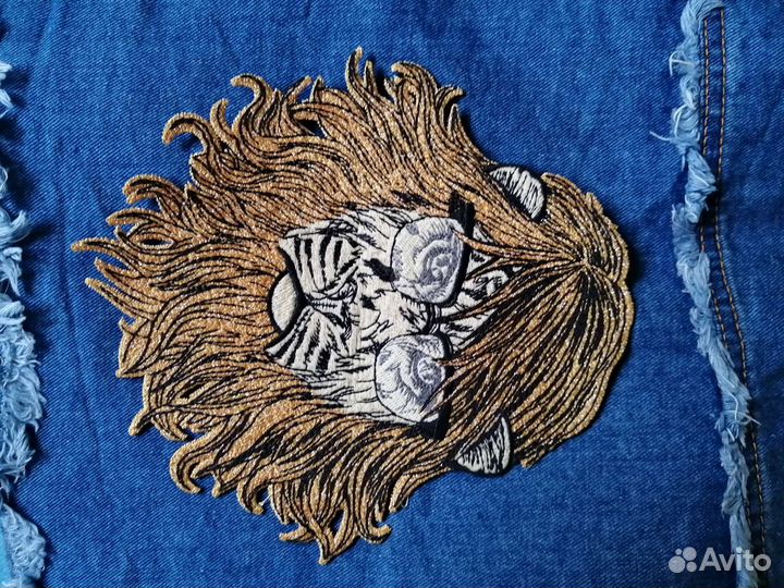 Нашивка Лев. Большая, новая