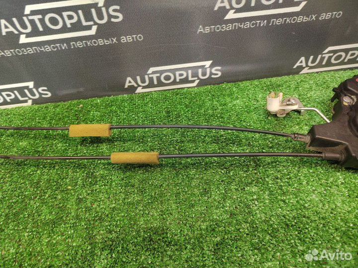 Замок двери передний правый Mitsubishi Lancer X