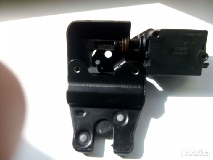 Замок крышки багажника bmw 5 E61 универсал