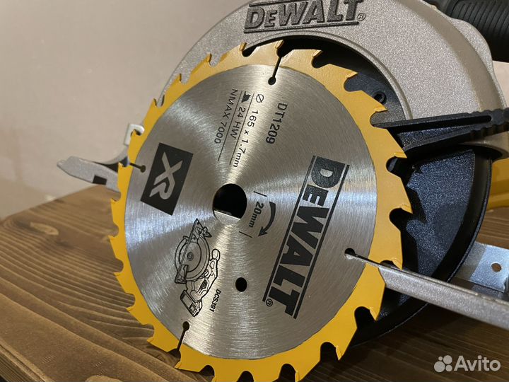 Дисковая пила Dewalt DCS391