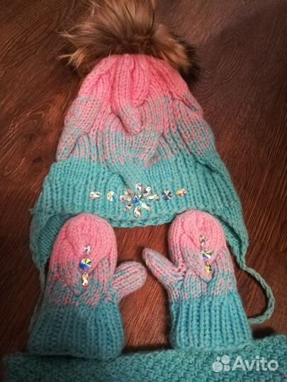 Комплект шапка, снуд и варежки в отличном состояни