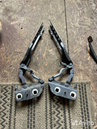 Петли капота audi A8 d3