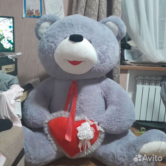 Плюшевый медведь рост 1,30 ширина 1,40