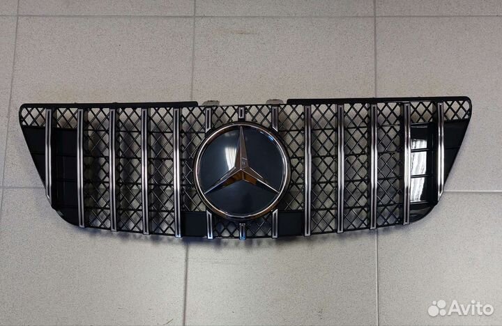 Решётка радиатора Mercedes ML GL