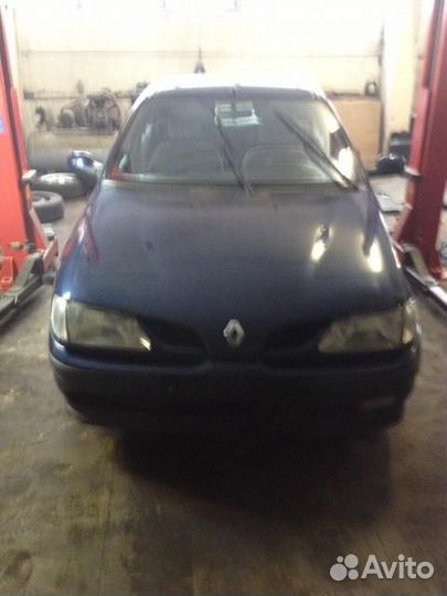Разбор на запчасти Renault Megane 1996-2002