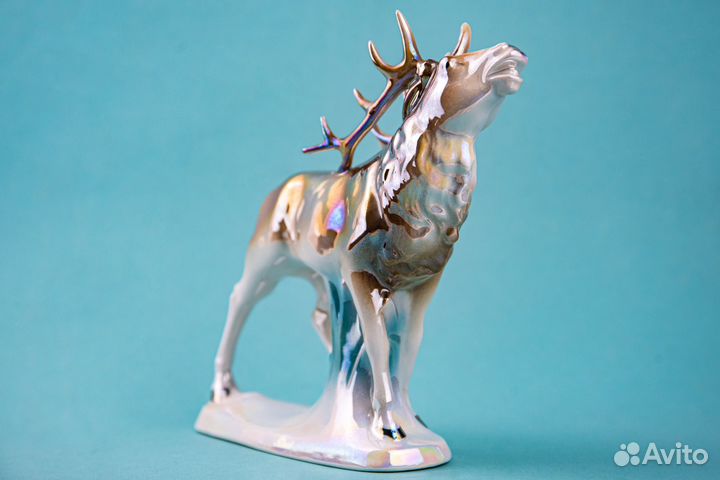 Фарфоровая статуэтка 