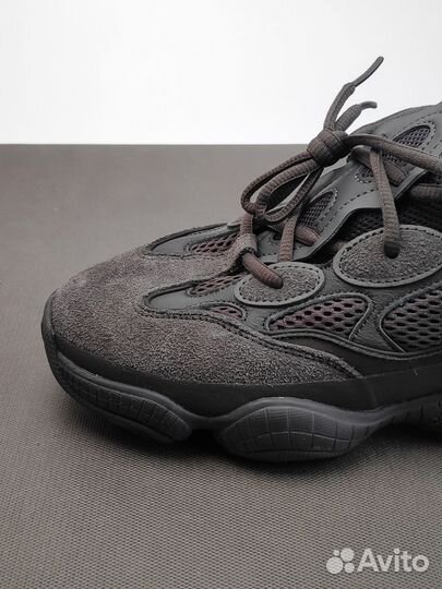 Женские кроссовки Adidas Yeezy 500 utility black