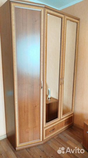 Спальный гарнитур из массива дерева бу