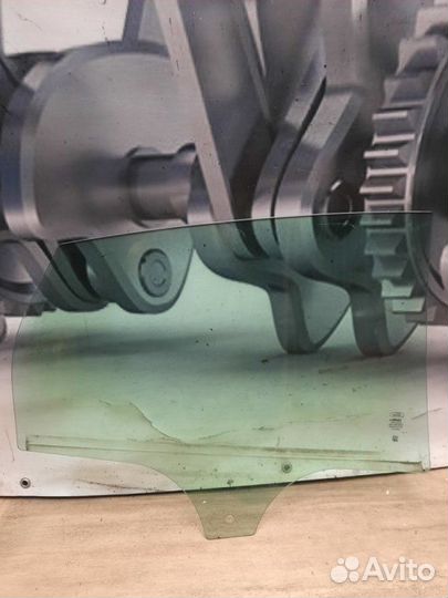 Стекло двери задней левой Ford Focus седан 2.0