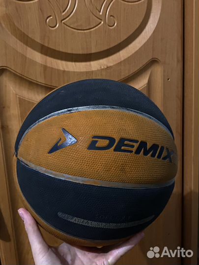 Баскетбольный мяч