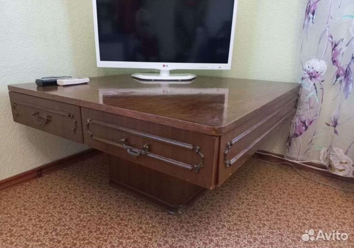 Тумба под телевизор