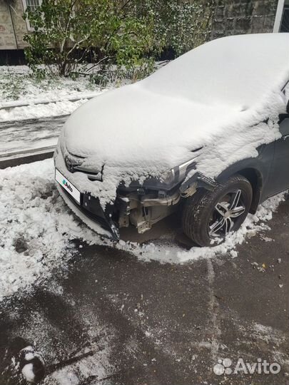 Toyota Corolla 1.6 CVT, 2014, битый, 200 000 км