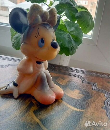 Статуэтки, фигурки