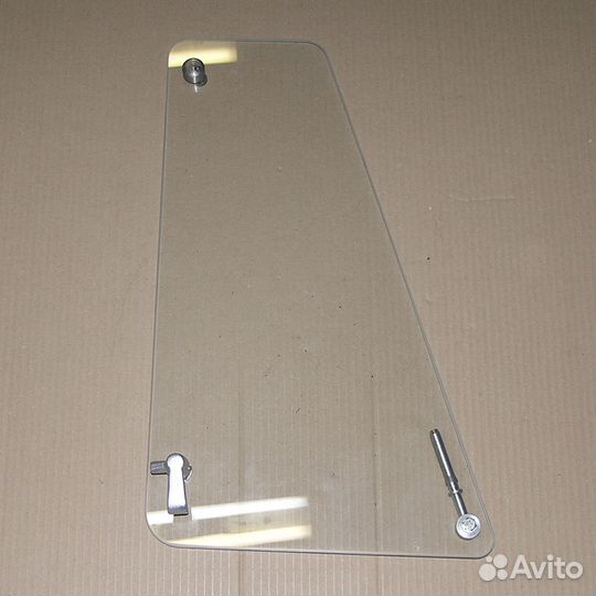 Стекло форточки камаз левое сверленое