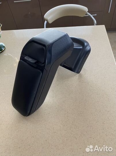 Подлокотник