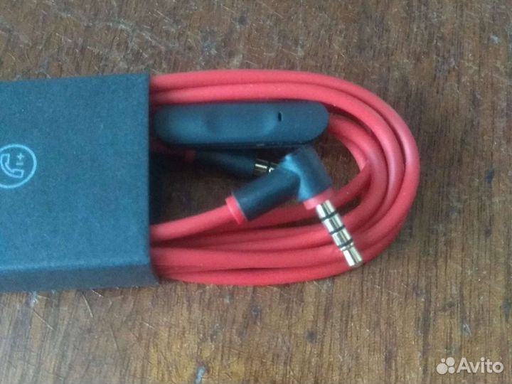 Аудио кабель с микрофоном Beats