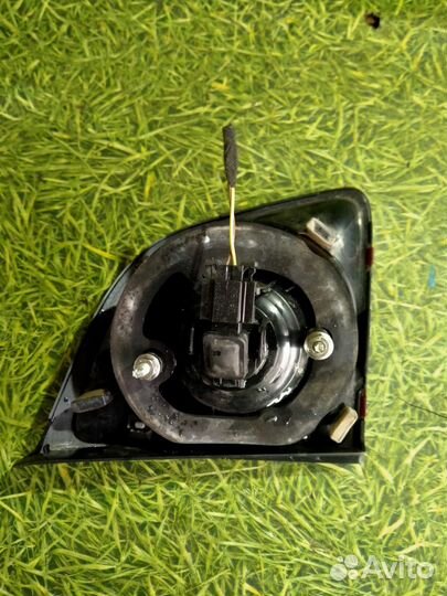 Фонарь задний внутренний правый VW golf plus 2009г