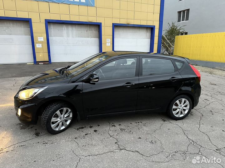 Hyundai Solaris 1.4 AT, 2012, 112 000 км